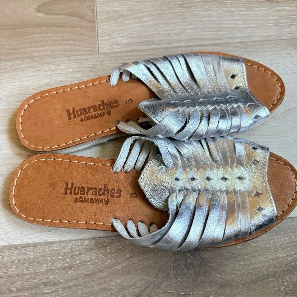 Huaraches Bearpaw Women's Leather Silver Sandals Size 9 Boho Vacation